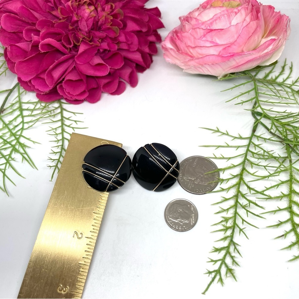 VINTAGE⚜️RARE NAPIER Black & Gold Abstract Clip Earrings - Picture 8 of 9